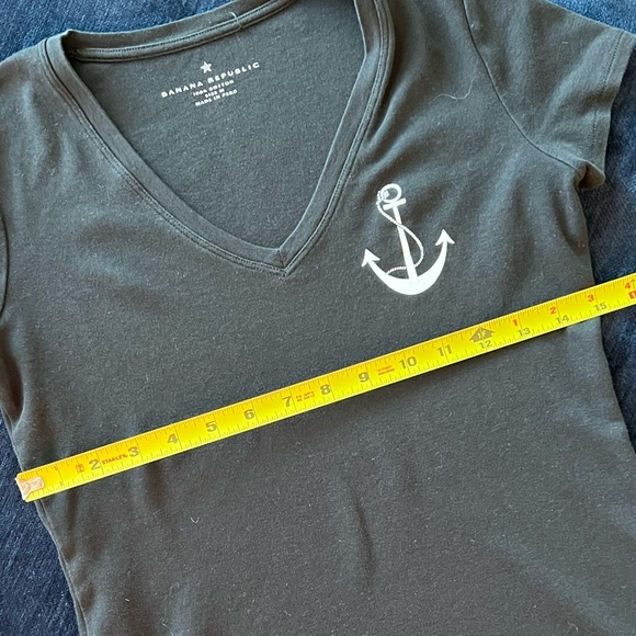 Banana Republic Black V Neck Short Sleeve Tee in Medium - Picture 8 of 10